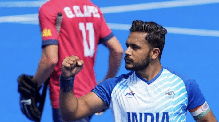 India won the bronze medal in hockey by defeating Spain 2-1